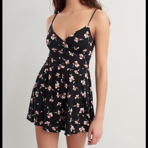 Garage black and floral romper